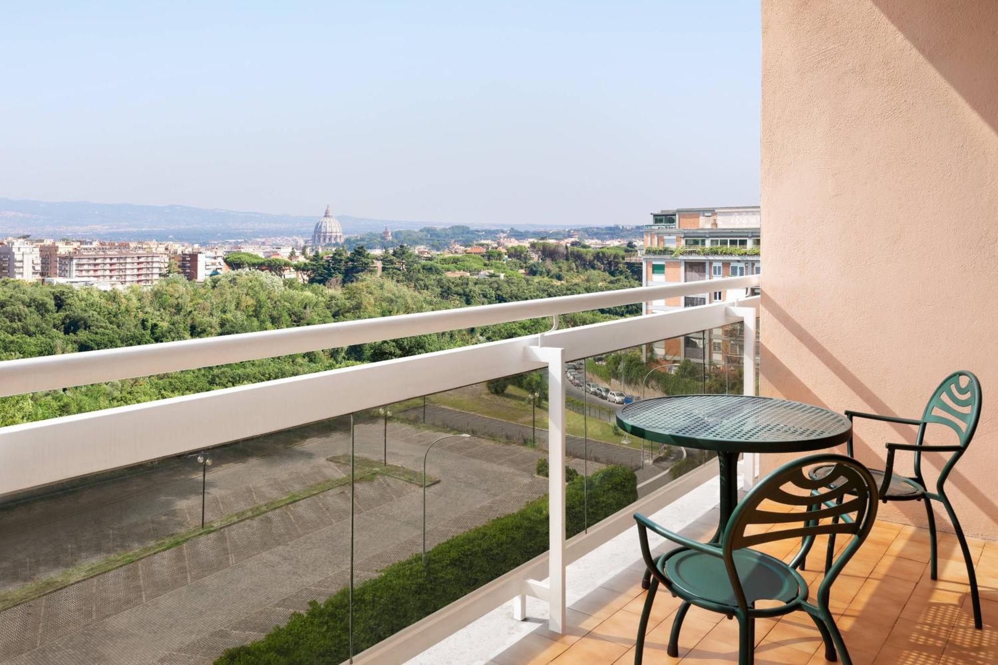 Courtyard By Marriott Rome Central Park Экстерьер фото