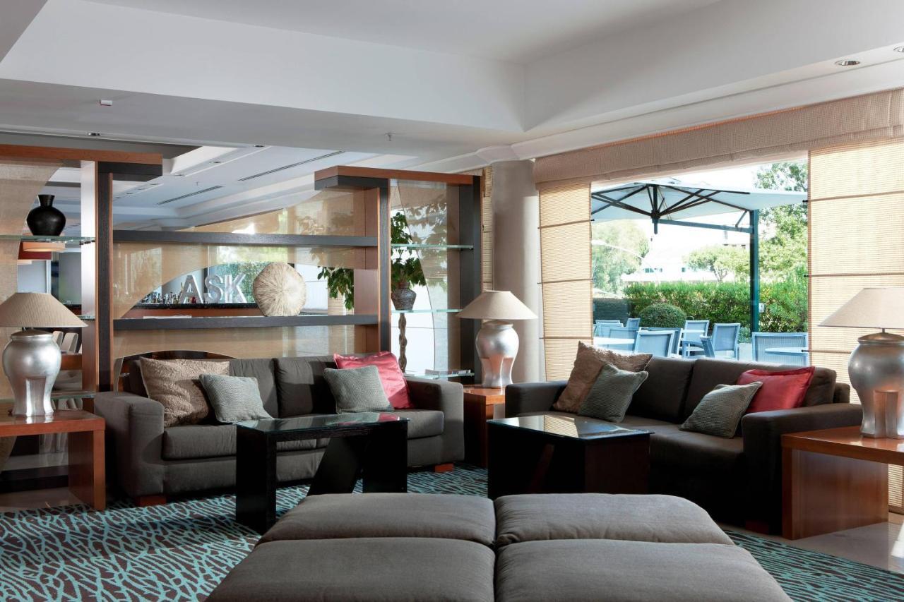 Courtyard By Marriott Rome Central Park Экстерьер фото
