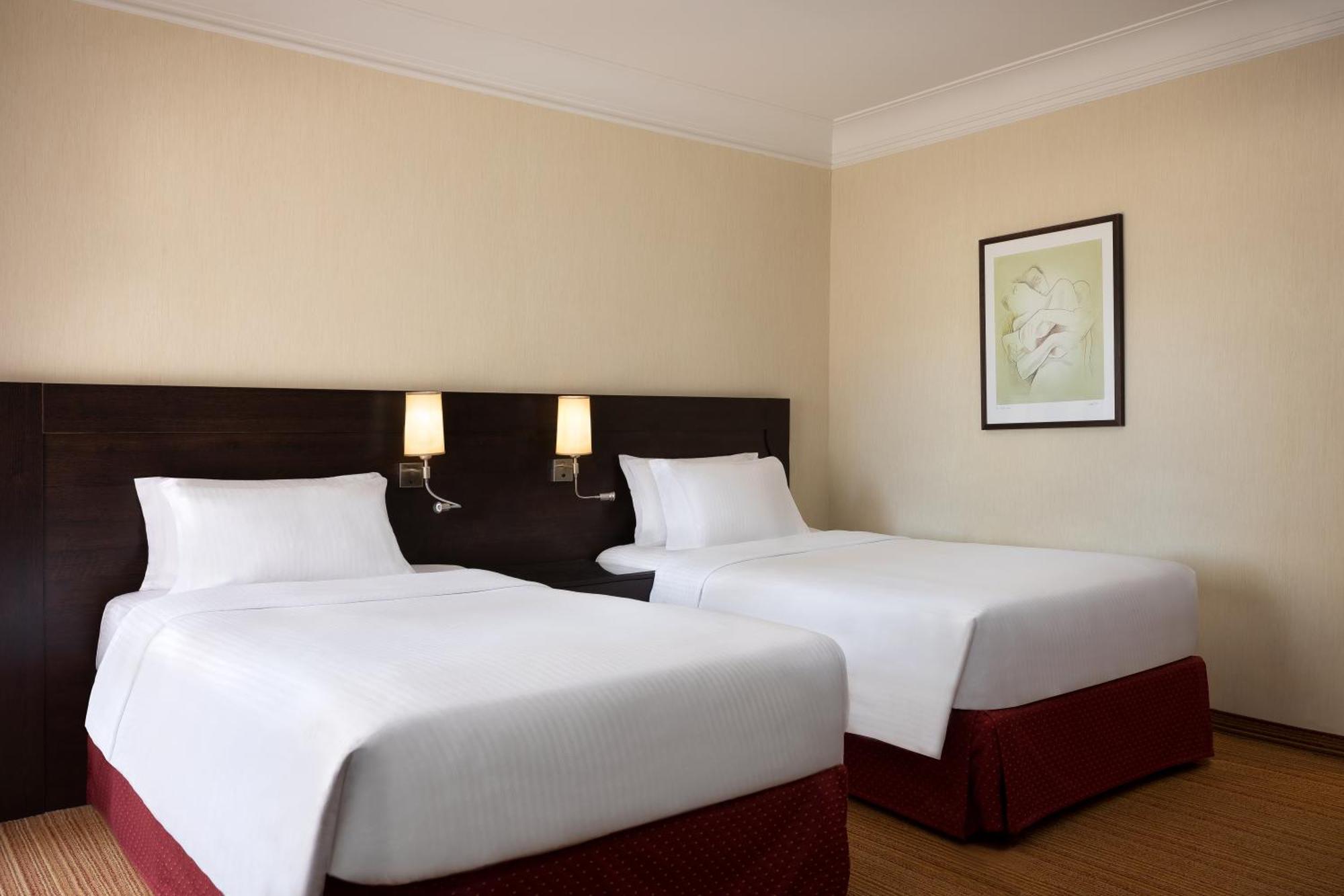 Courtyard By Marriott Rome Central Park Экстерьер фото