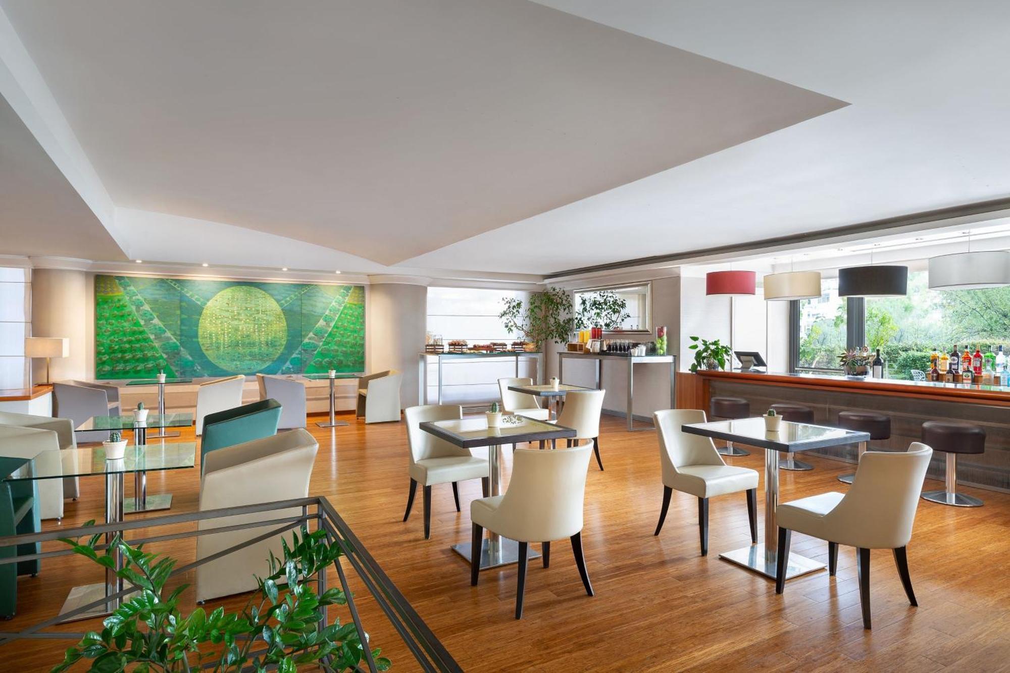 Courtyard By Marriott Rome Central Park Экстерьер фото