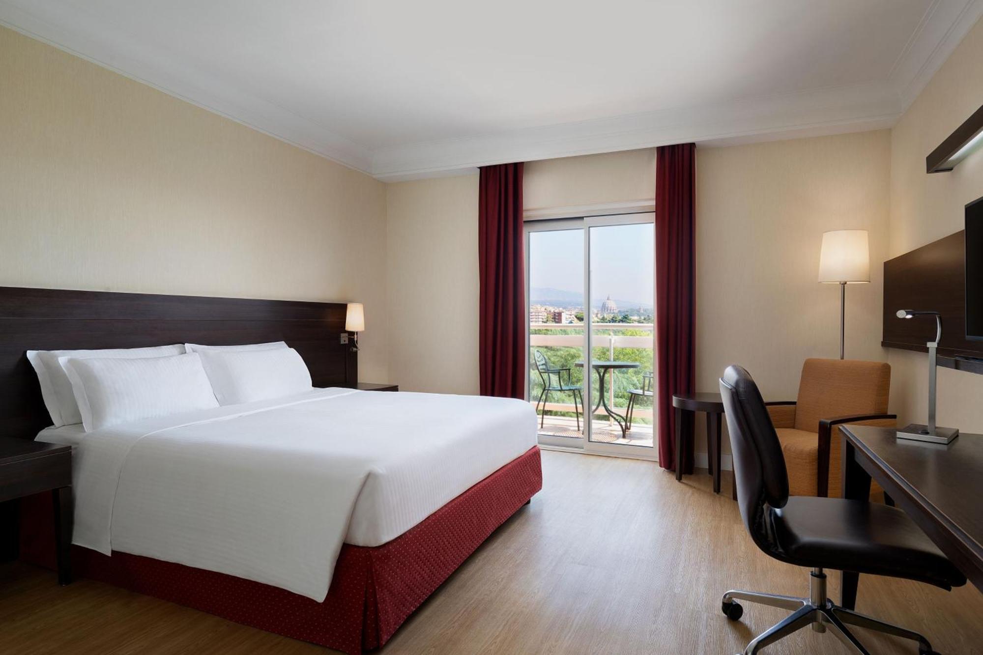Courtyard By Marriott Rome Central Park Экстерьер фото