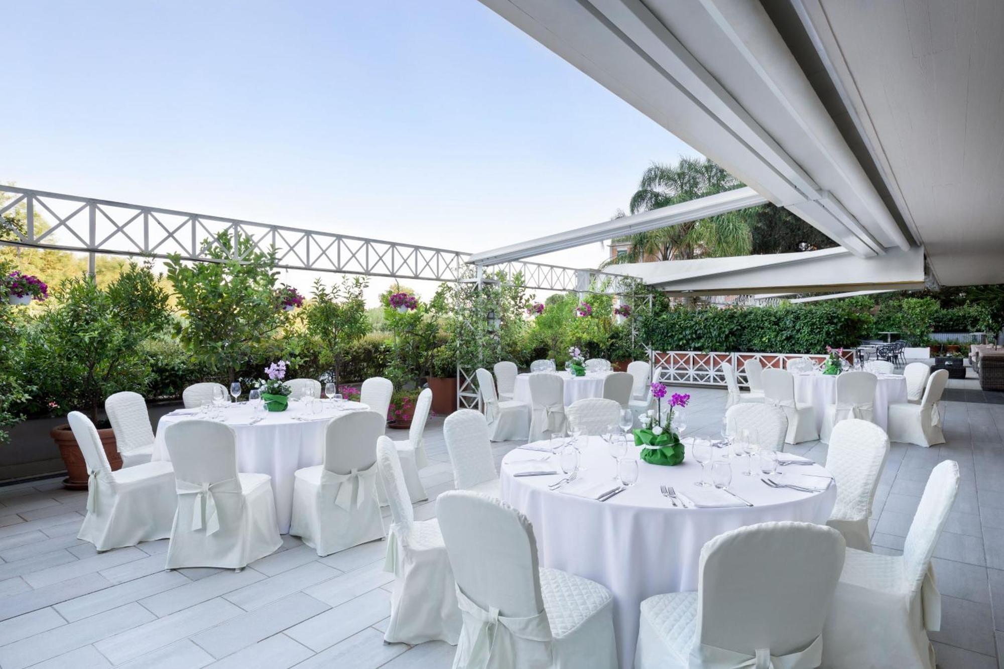 Courtyard By Marriott Rome Central Park Экстерьер фото