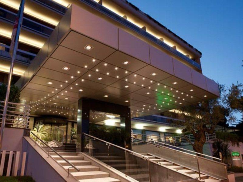 Courtyard By Marriott Rome Central Park Экстерьер фото
