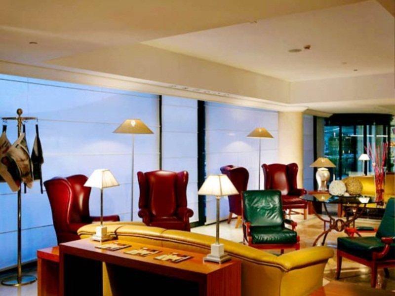 Courtyard By Marriott Rome Central Park Интерьер фото